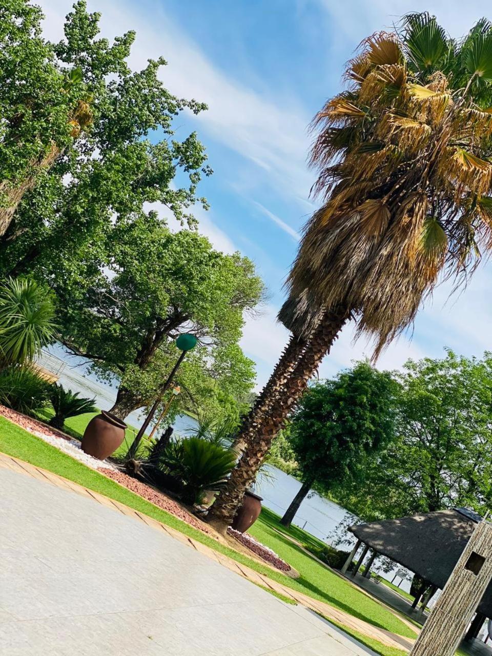 Lalamanzi River Lodge Vanderbijlpark Dış mekan fotoğraf